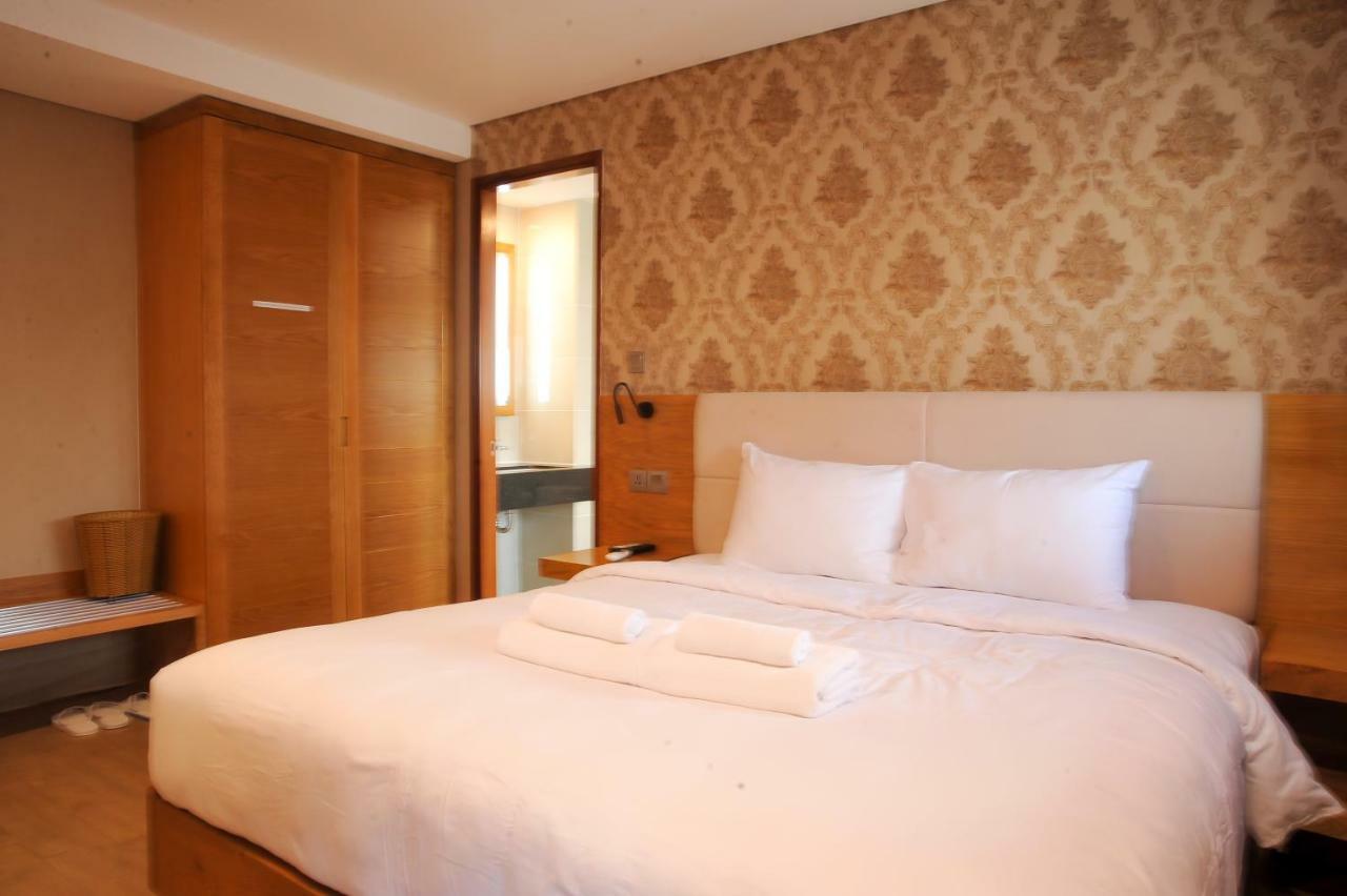 Imperial Saigon Hotel Ho Chi Minh City Exterior photo