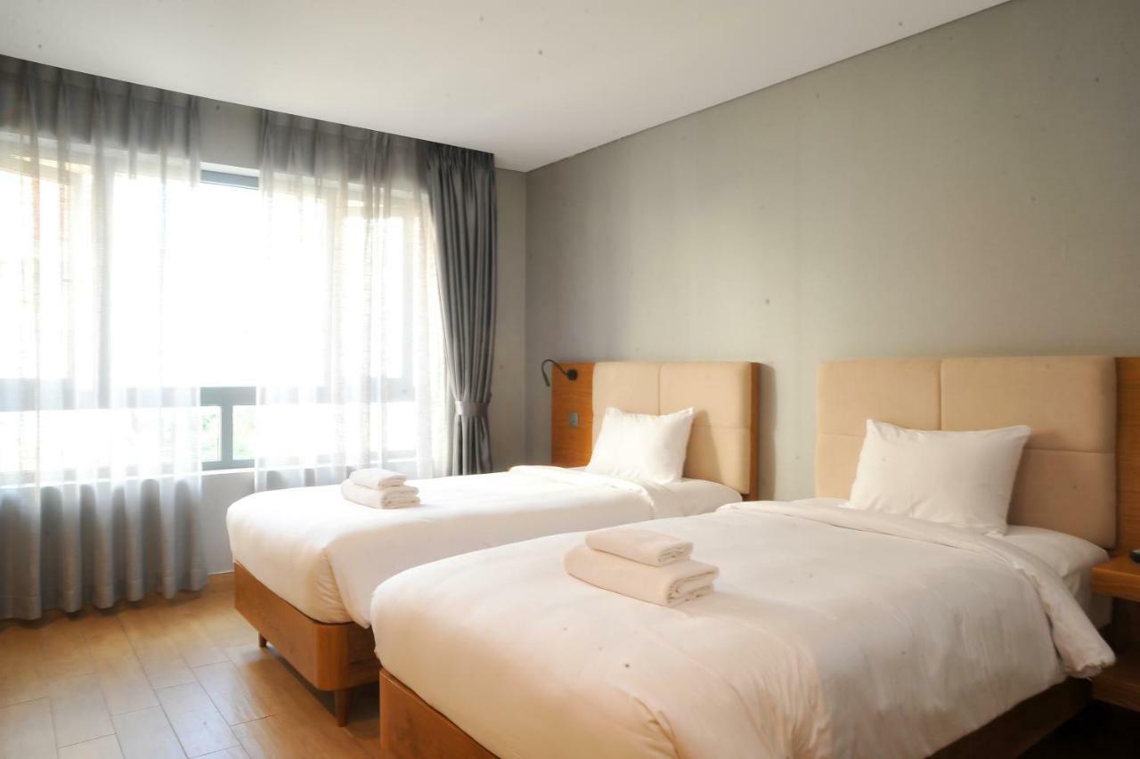 Imperial Saigon Hotel Ho Chi Minh City Exterior photo