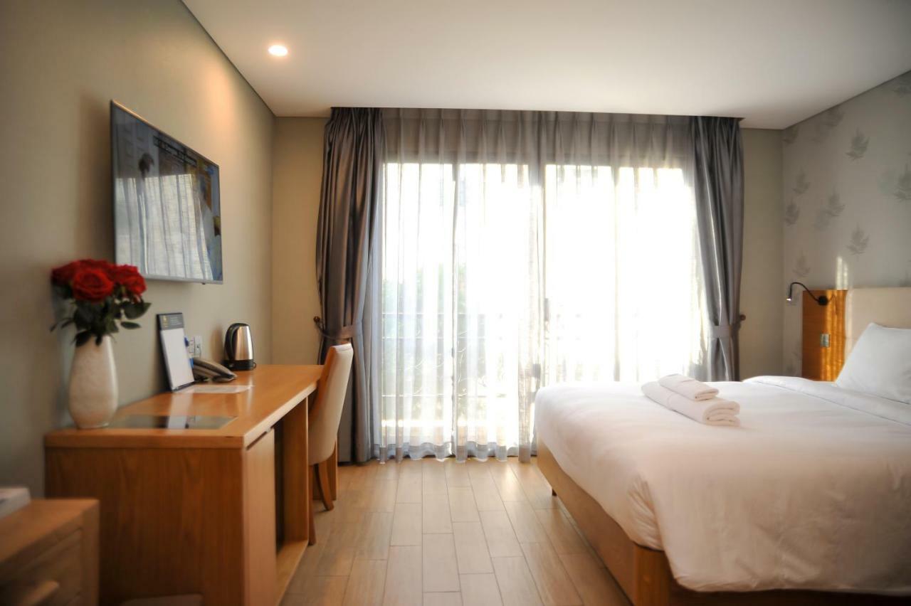 Imperial Saigon Hotel Ho Chi Minh City Exterior photo